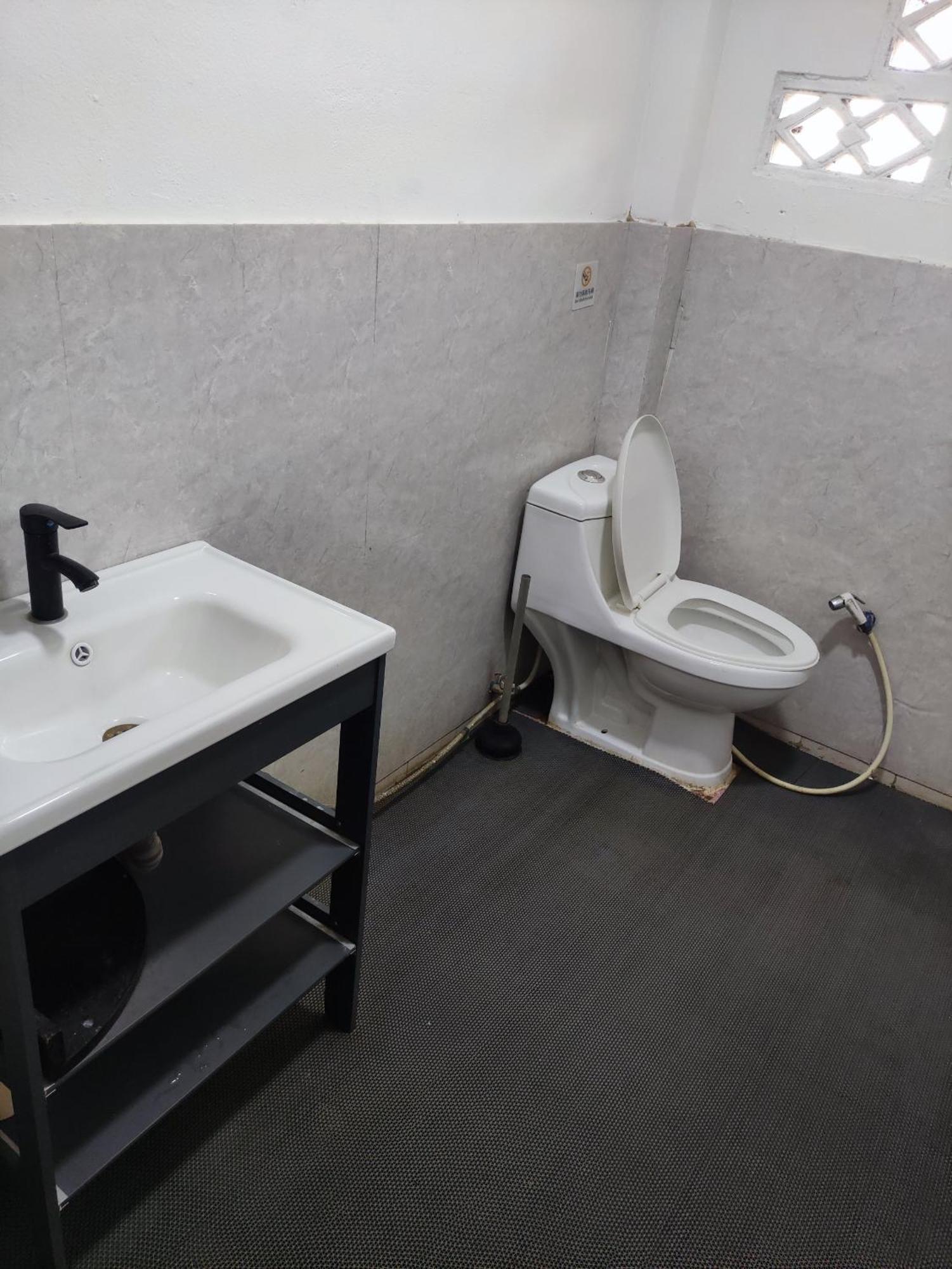 Lucky Hostel Λουάνγκ Πραμπάνγκ Εξωτερικό φωτογραφία